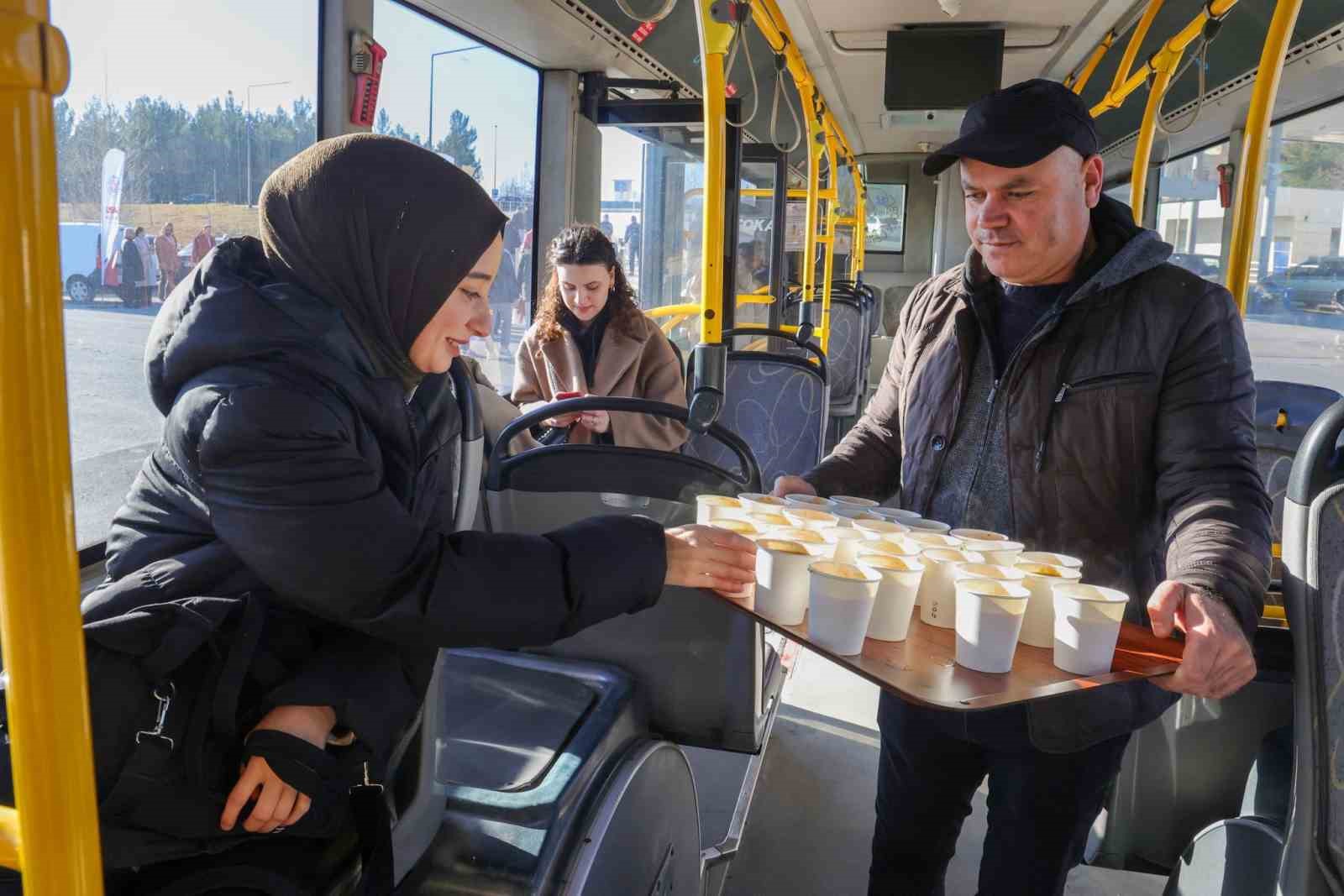 Başkan Yalım’dan öğrencilere çorba ikramı
