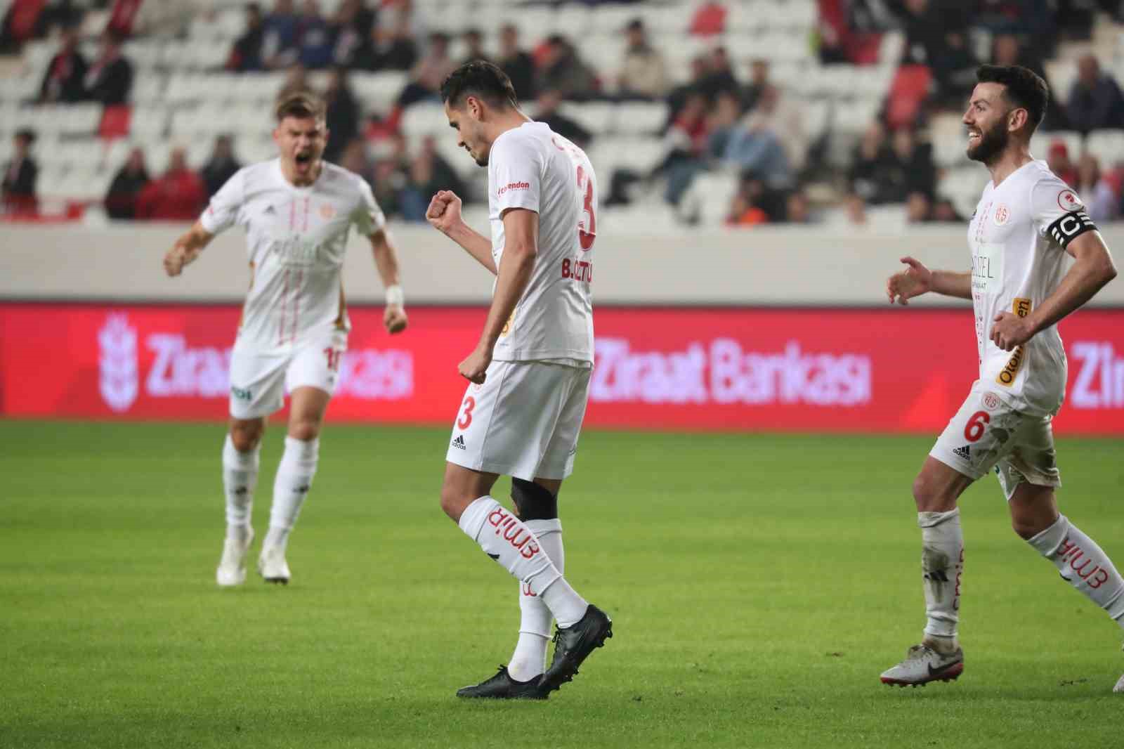 Ziraat Türkiye Kupası: Antalyaspor: 3 - Kocaelispor: 1 (Maç sonucu)
