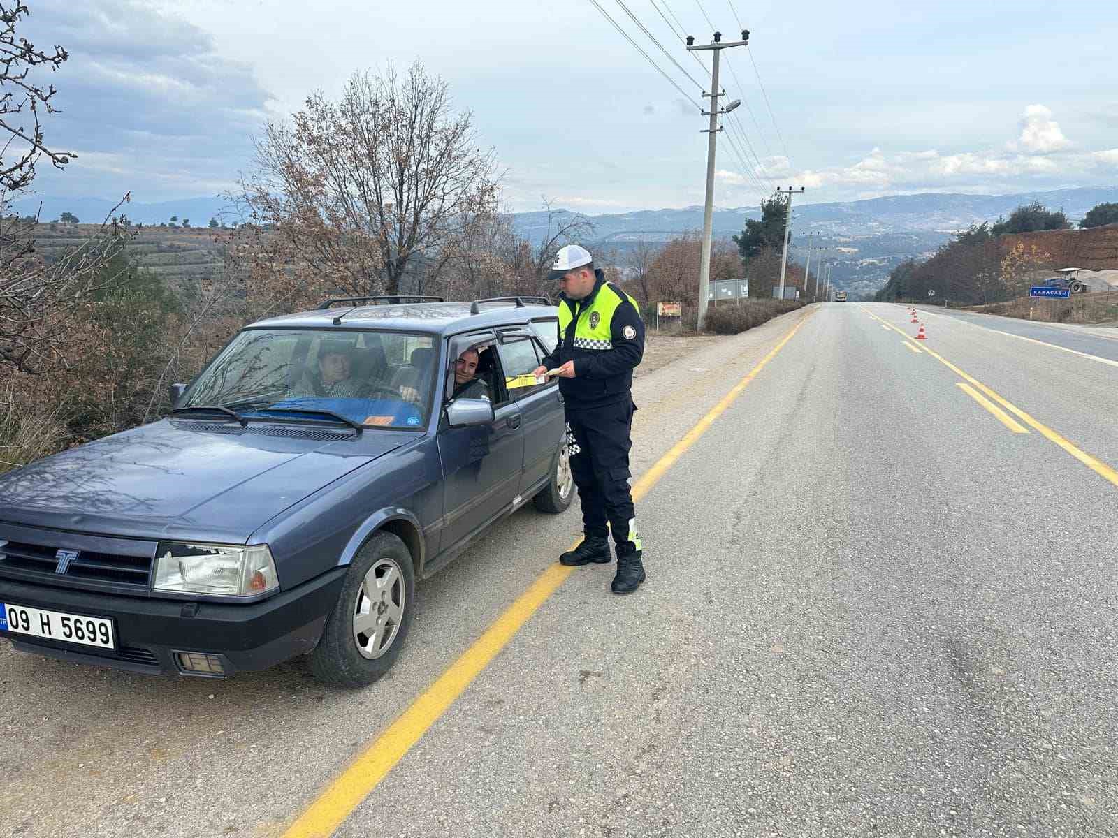 Karacasu emniyeti, sürücülere trafik güvenliği konusunda uyarılarda bulundu
