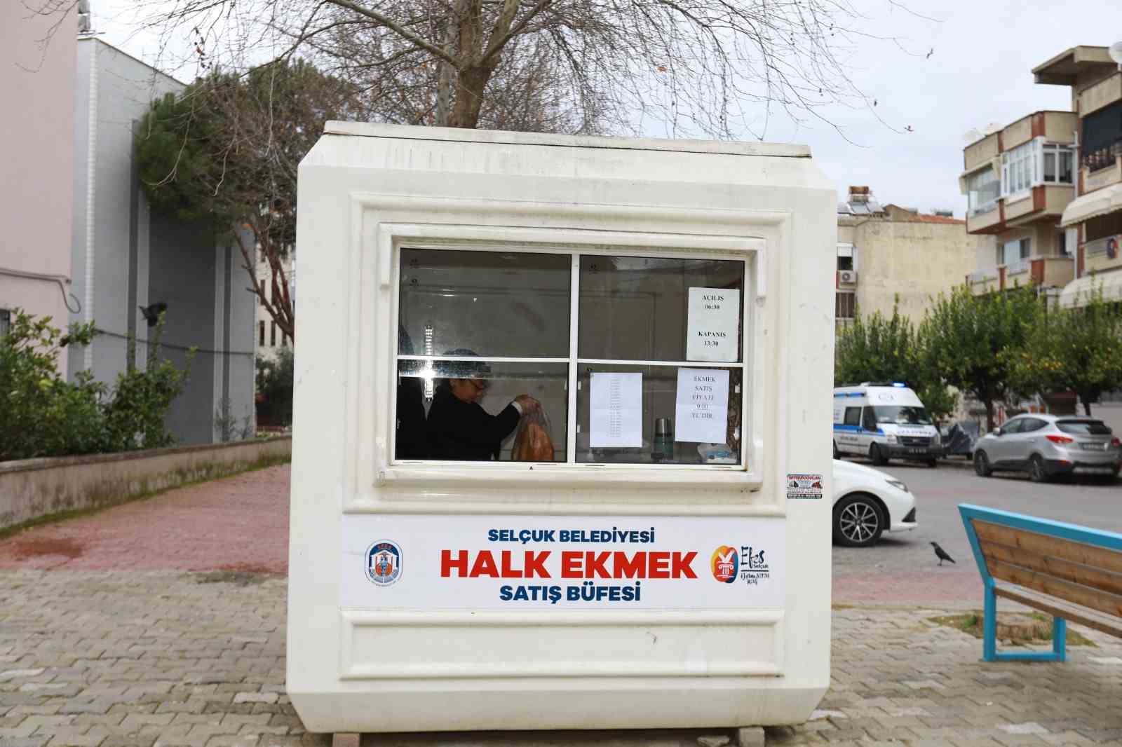 Selçuk’ta vatandaşlar halk ekmekten memnun: Ekmek 9 TL
