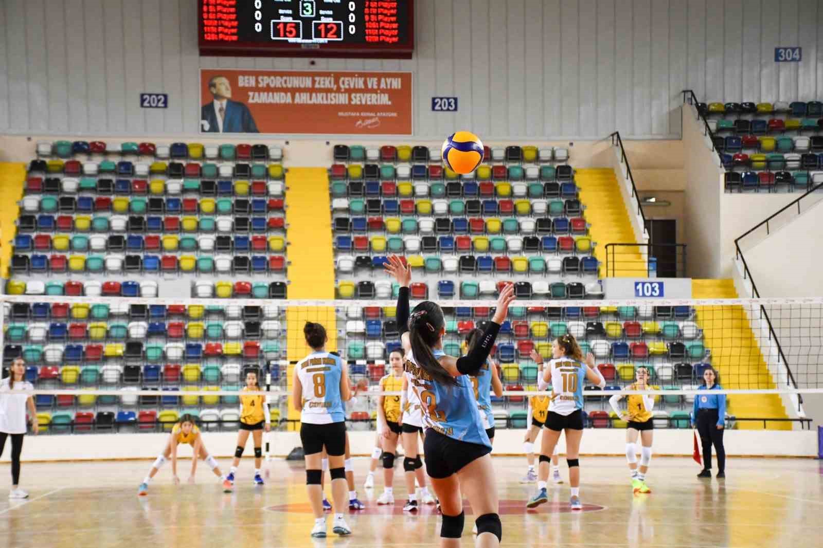 Okul Sporları Voleybol Yıldızlar grup müsabakaları başladı
