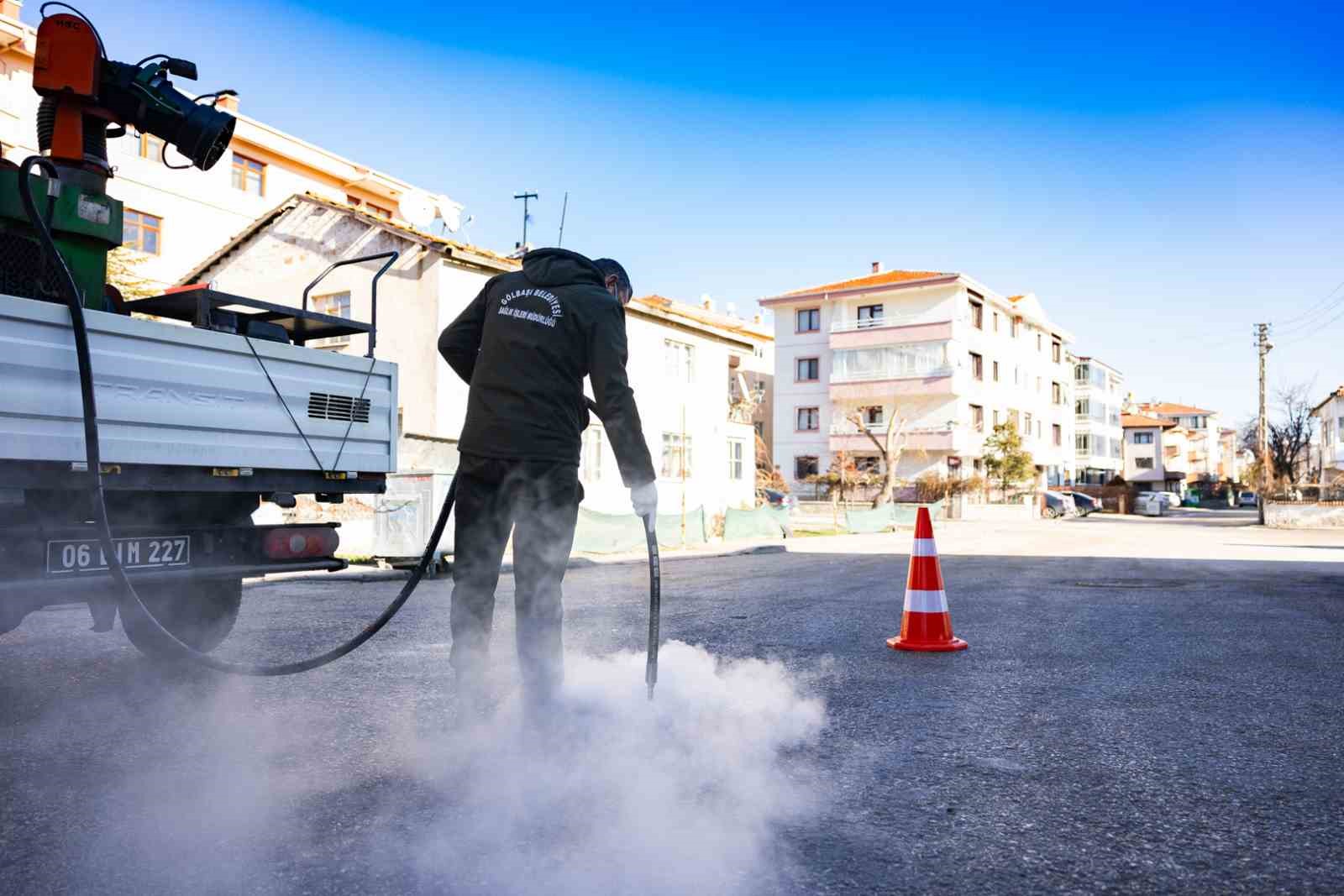 Gölbaşı Belediyesinden ilaçlama çalışması
