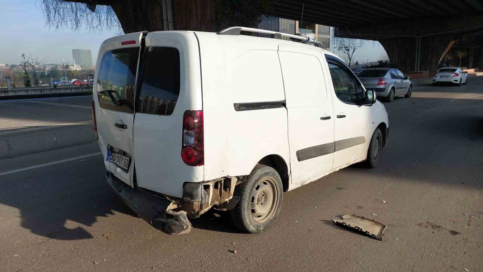 Samsun’da otomobil hafif ticari araçla çarpıştı: 1 yaralı
