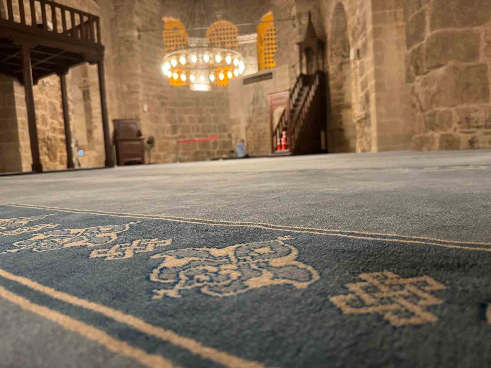 Demircili halıcılar Emevi Camii için harekete geçti
