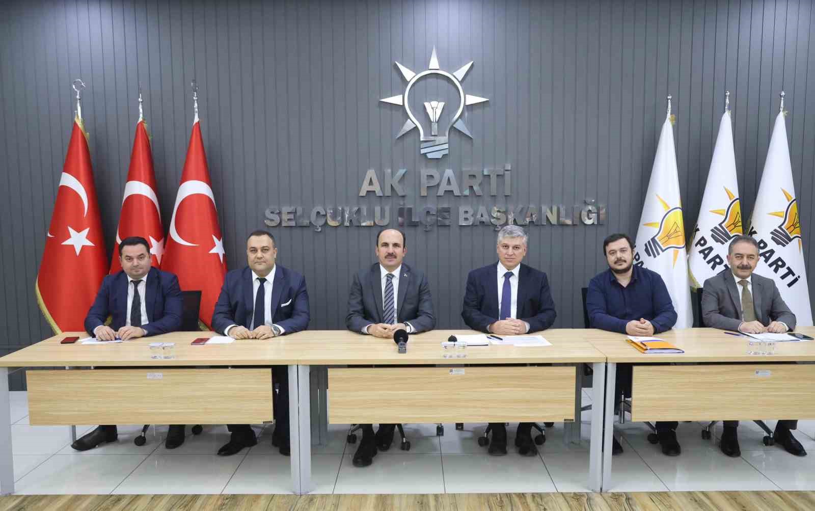 Başkan Altay, AK Parti Selçuklu, Karatay, Meram teşkilatlarıyla buluştu
