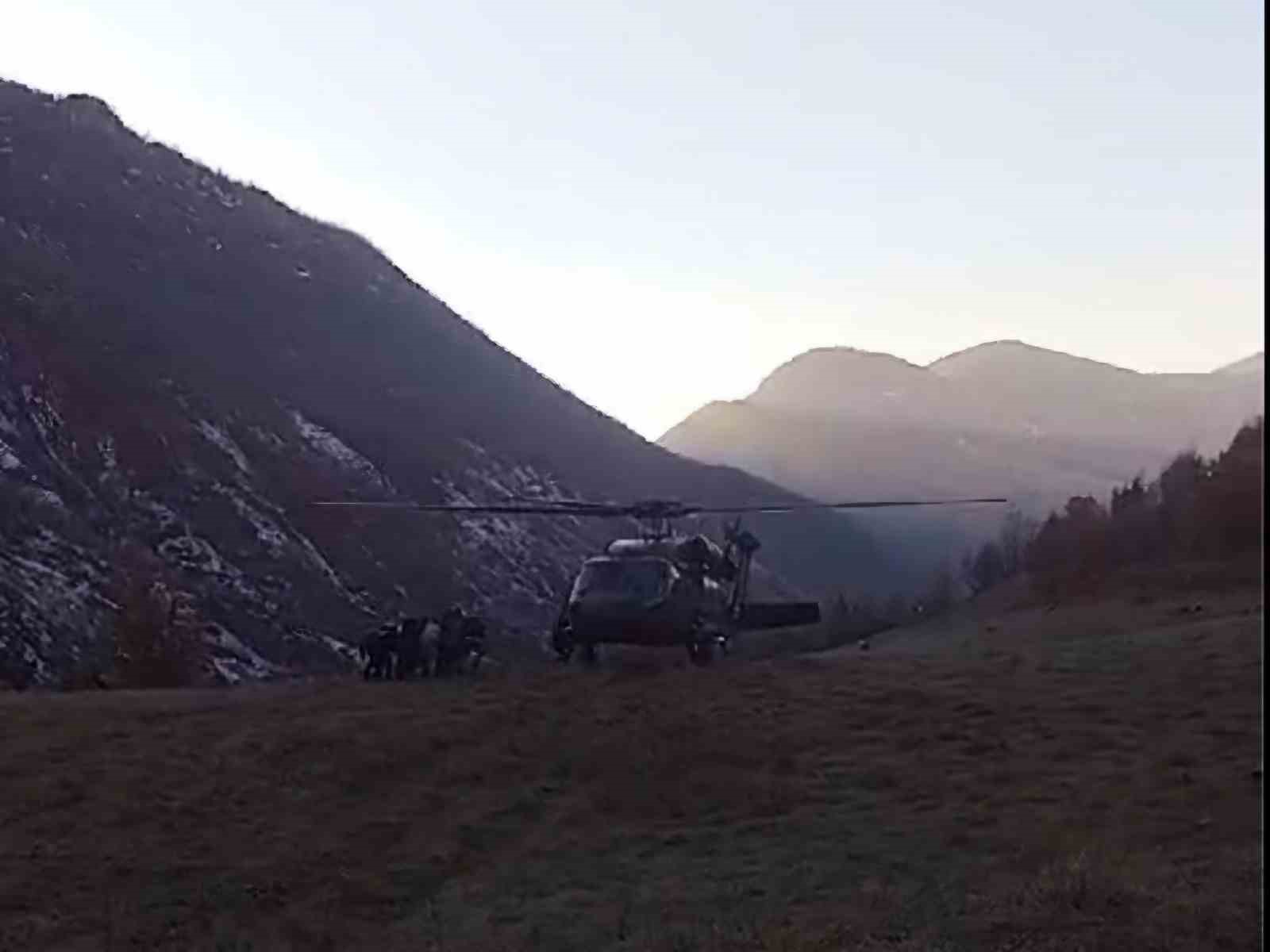 Domuz sürüsü saldırdı, uçurumdan düştü: Helikopterle hastaneye ulaştırıldı
