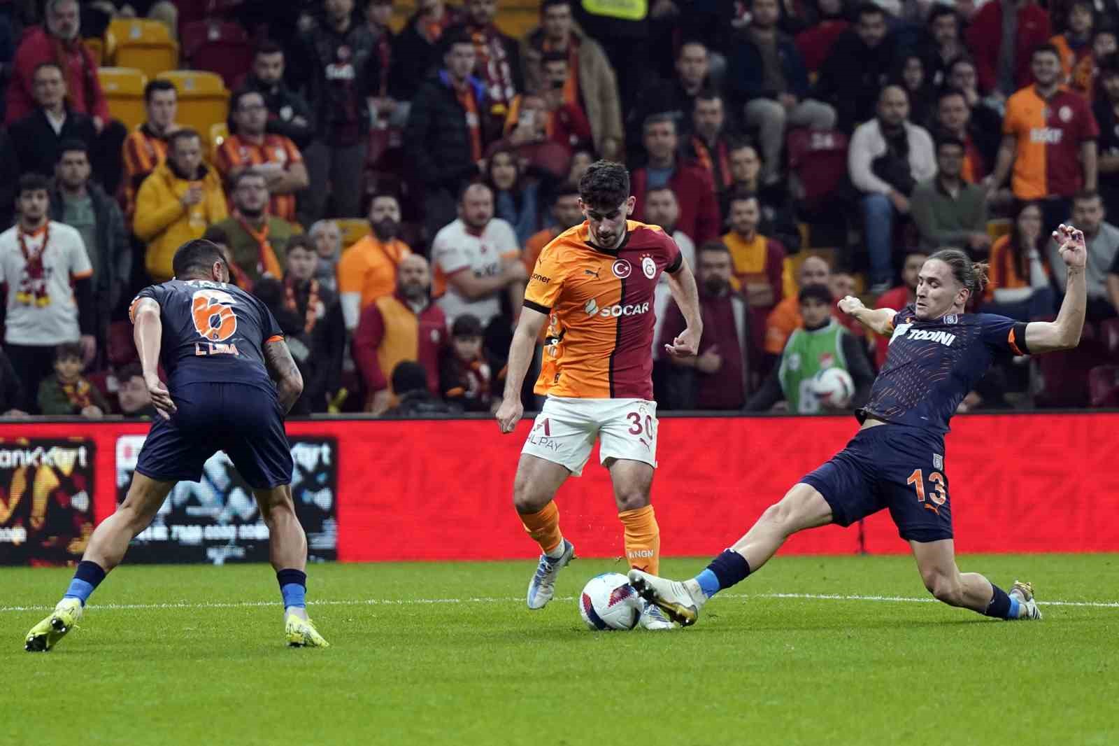 Ziraat Türkiye Kupası: Galatasaray: 0 - Başakşehir: 1 (İlk yarı)
