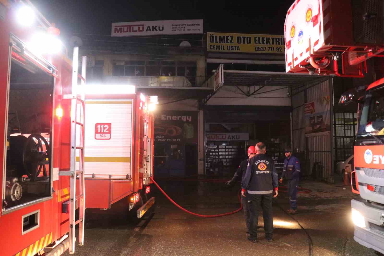 Sanayi sitesinde korkutan yangın: Ekipler kısa sürede söndürdü
