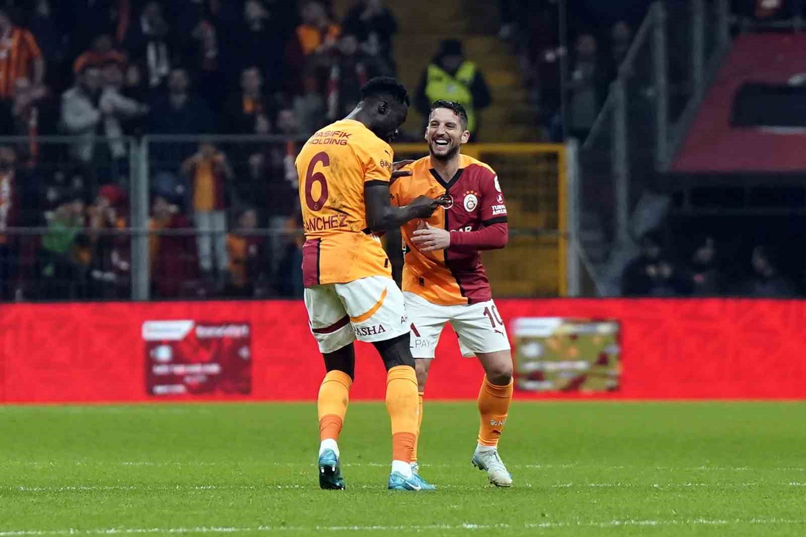 Ziraat Türkiye Kupası: Galatasaray: 2 - Başakşehir: 2 (Maç sonucu)
