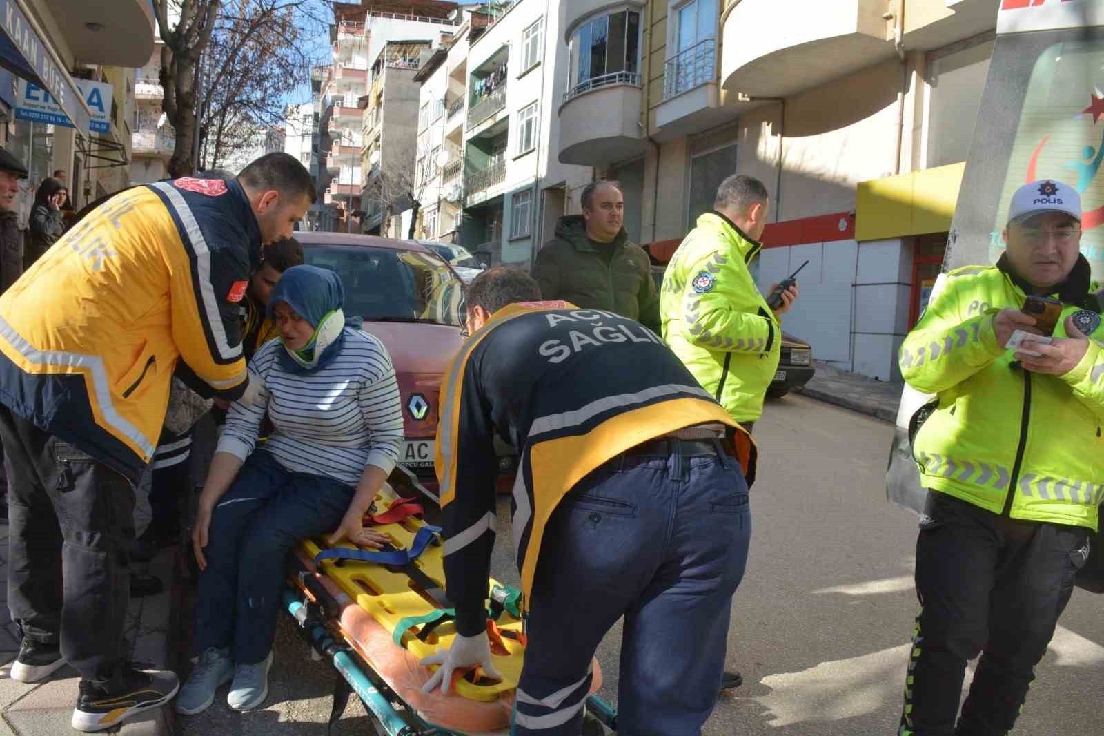 Bilecik’te otomobilin çarptığı yaya yaralandı
