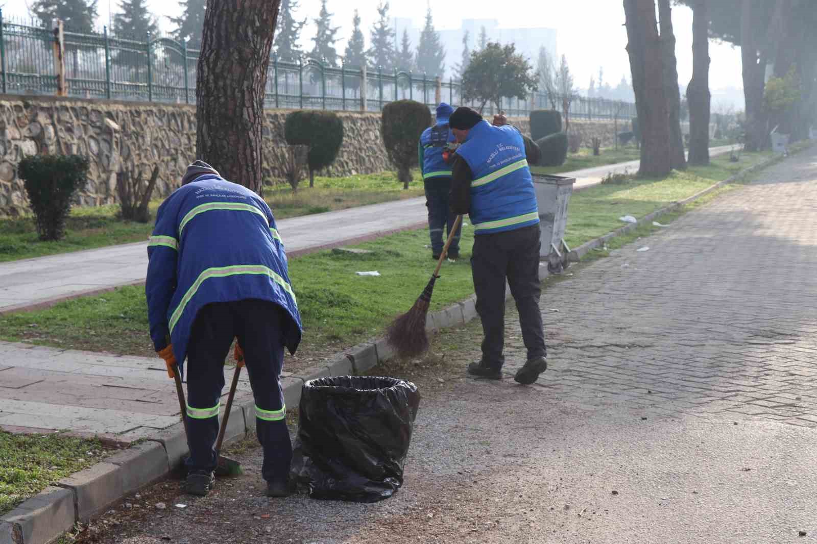 Nazilli Belediyesi yürüyüş yolu ve parkları bakıma aldı
