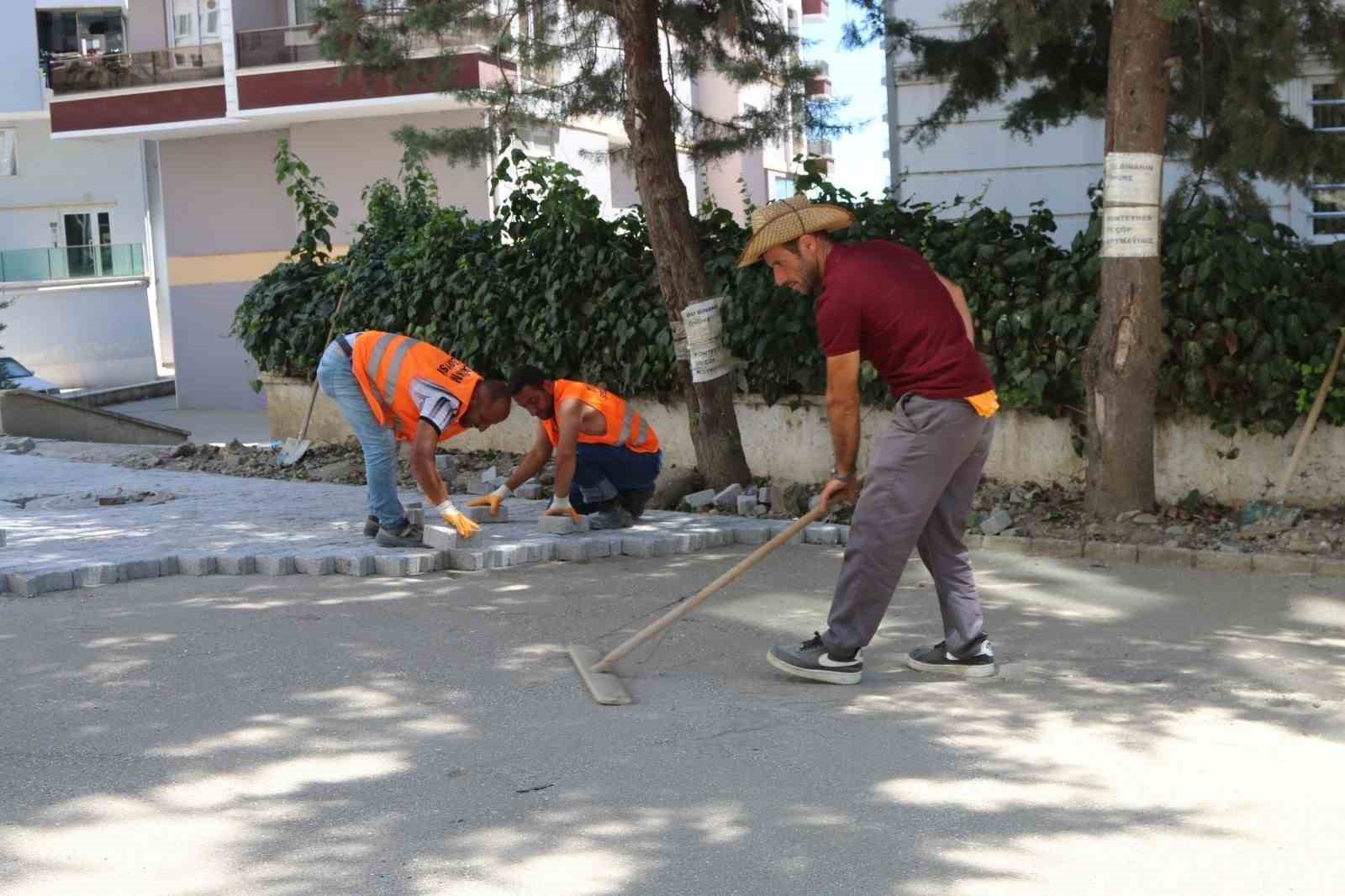 Atakum’da yol mesaisi devam ediyor
