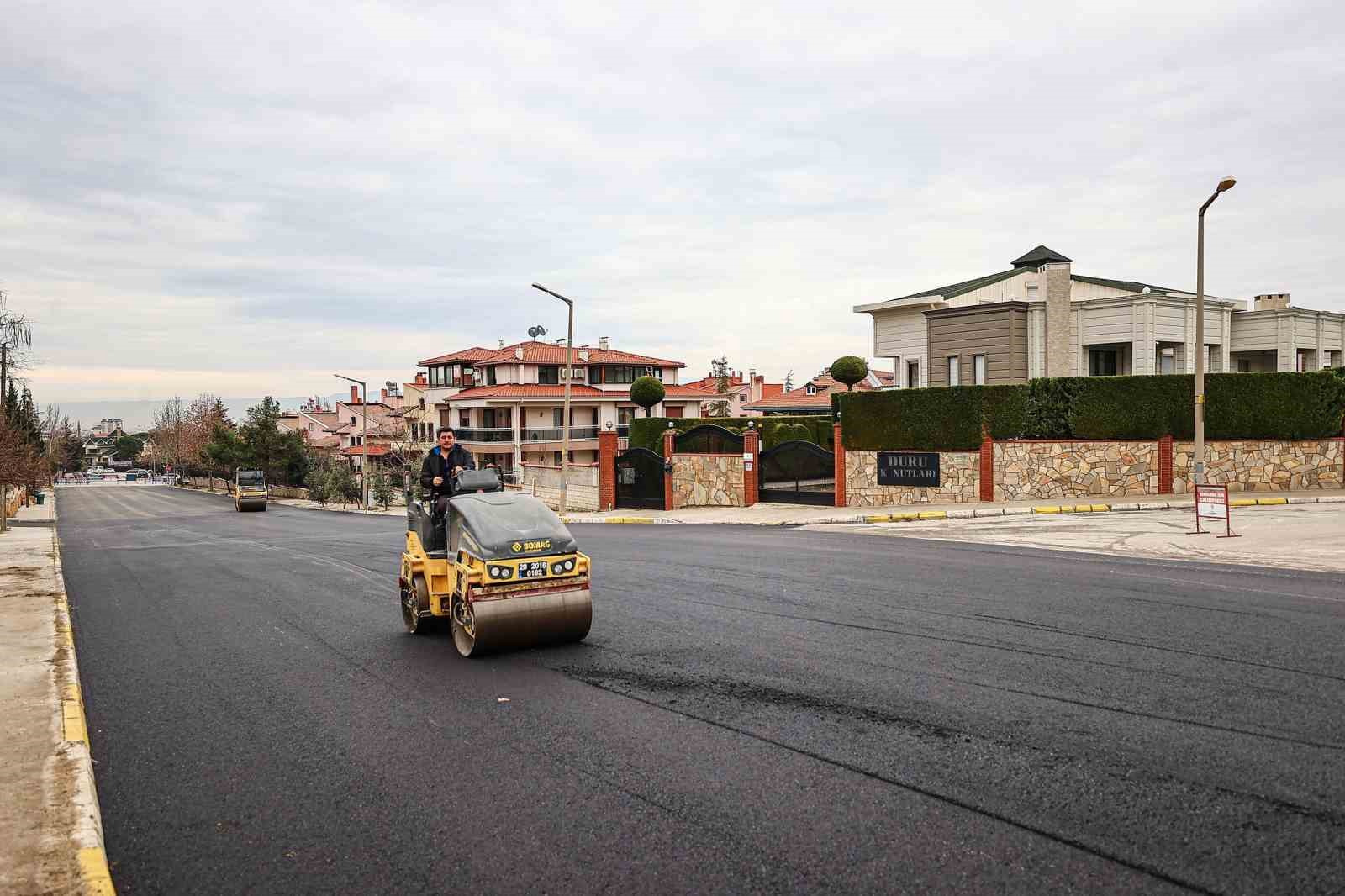 Denizli Büyükşehir Belediyesinin asfalt seferberliği devam ediyor
