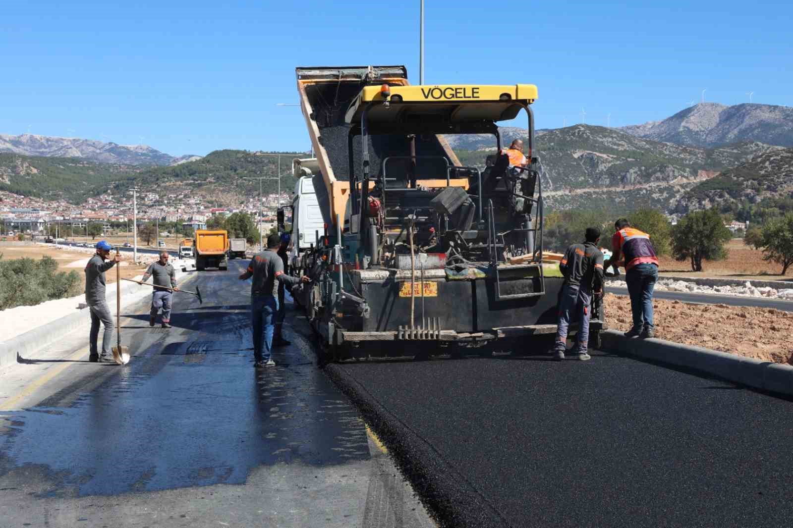 Büyükşehir 2024 yılında 202 kilometre yol çalışması yaptı
