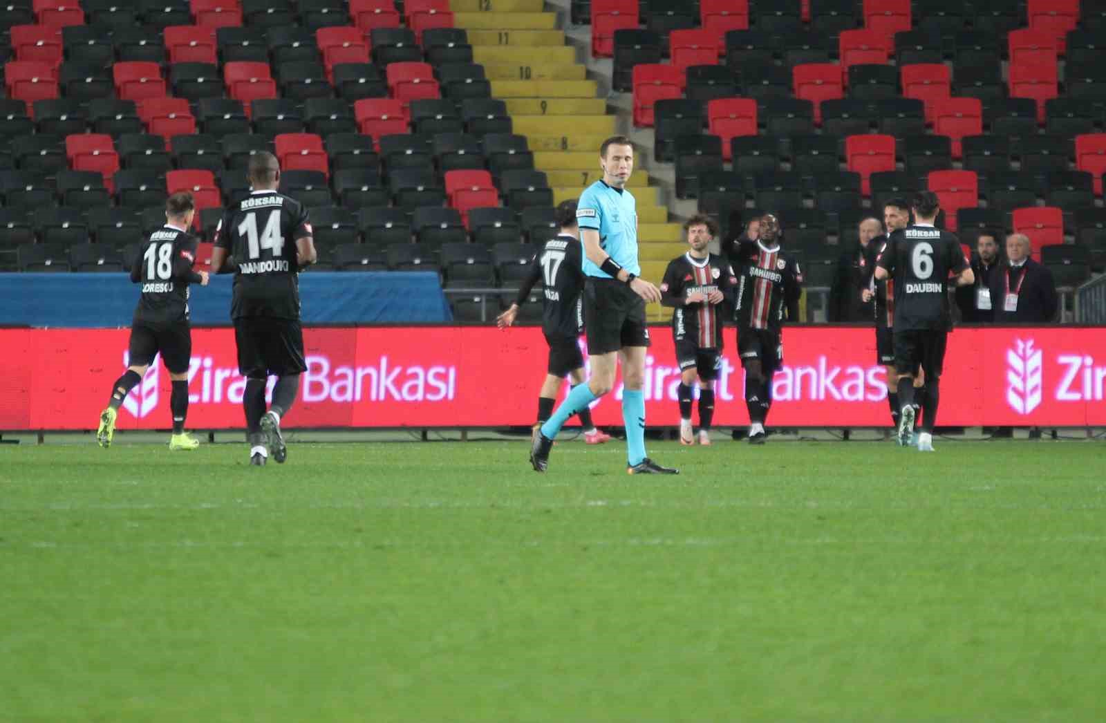 Ziraat Türkiye Kupası: Gaziantep FK: 1 - İstanbulspor: 0 (İlk yarı)
