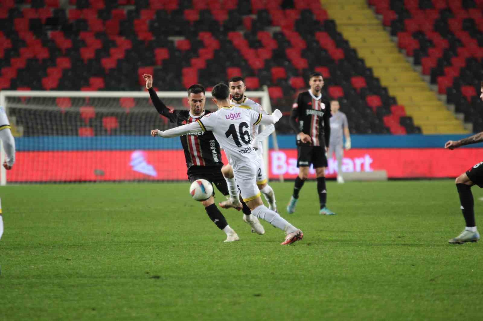 Ziraat Türkiye Kupası: Gaziantep FK: 1 - İstanbulspor: 0 (İlk yarı)
