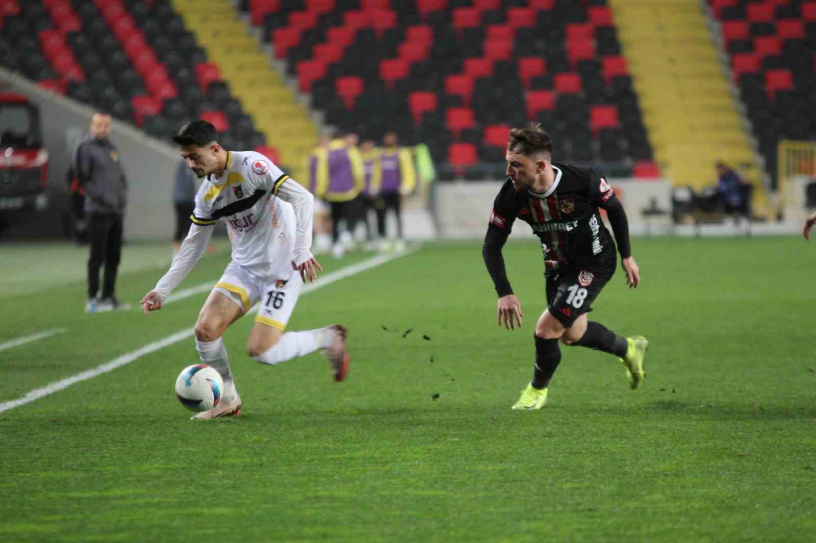 Ziraat Türkiye Kupası: Gaziantep FK: 1 - İstanbulspor: 0 (İlk yarı)
