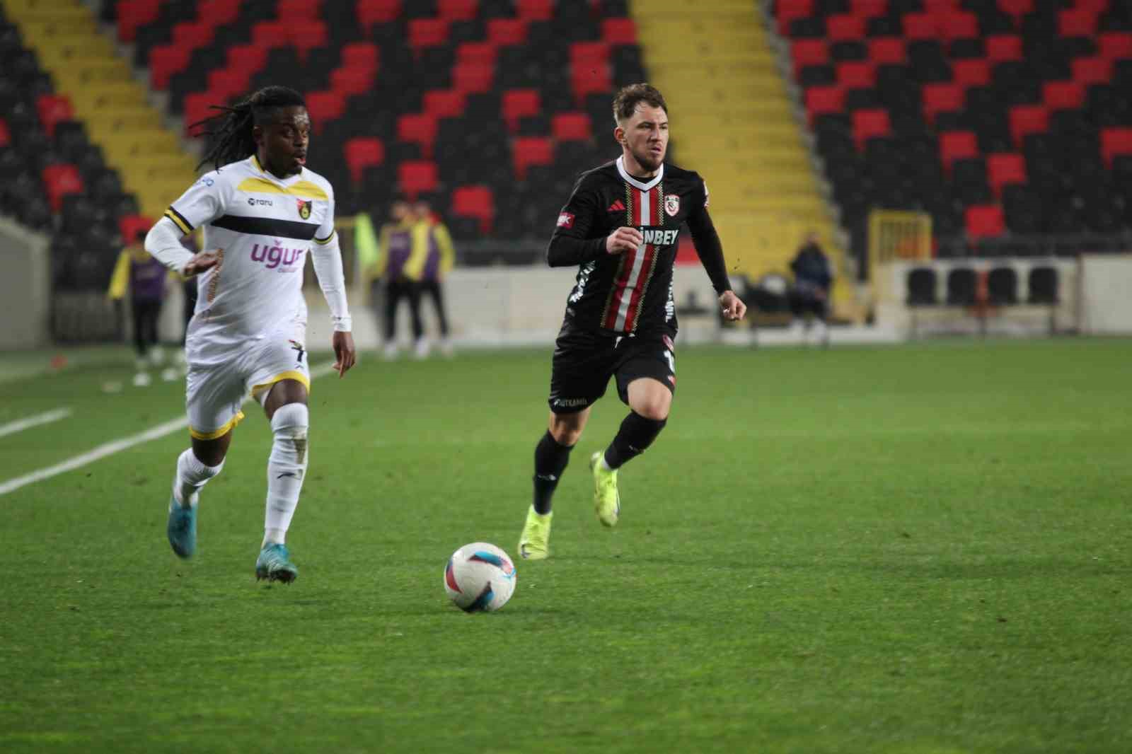 Ziraat Türkiye Kupası: Gaziantep FK: 1 - İstanbulspor: 0 (İlk yarı)
