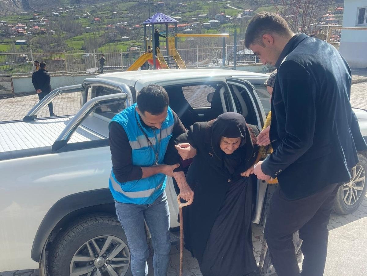 Hakkari Evde Sağlık Hizmetleri Birimi 17 bin ziyaret gerçekleştirdi
