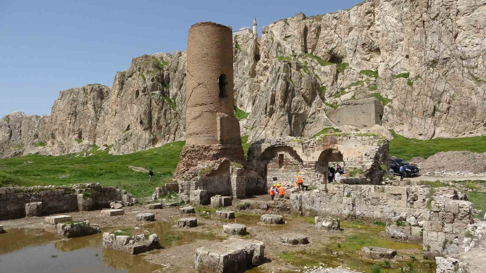 Eski Van Şehri görkemli geçmişine kavuşuyor
