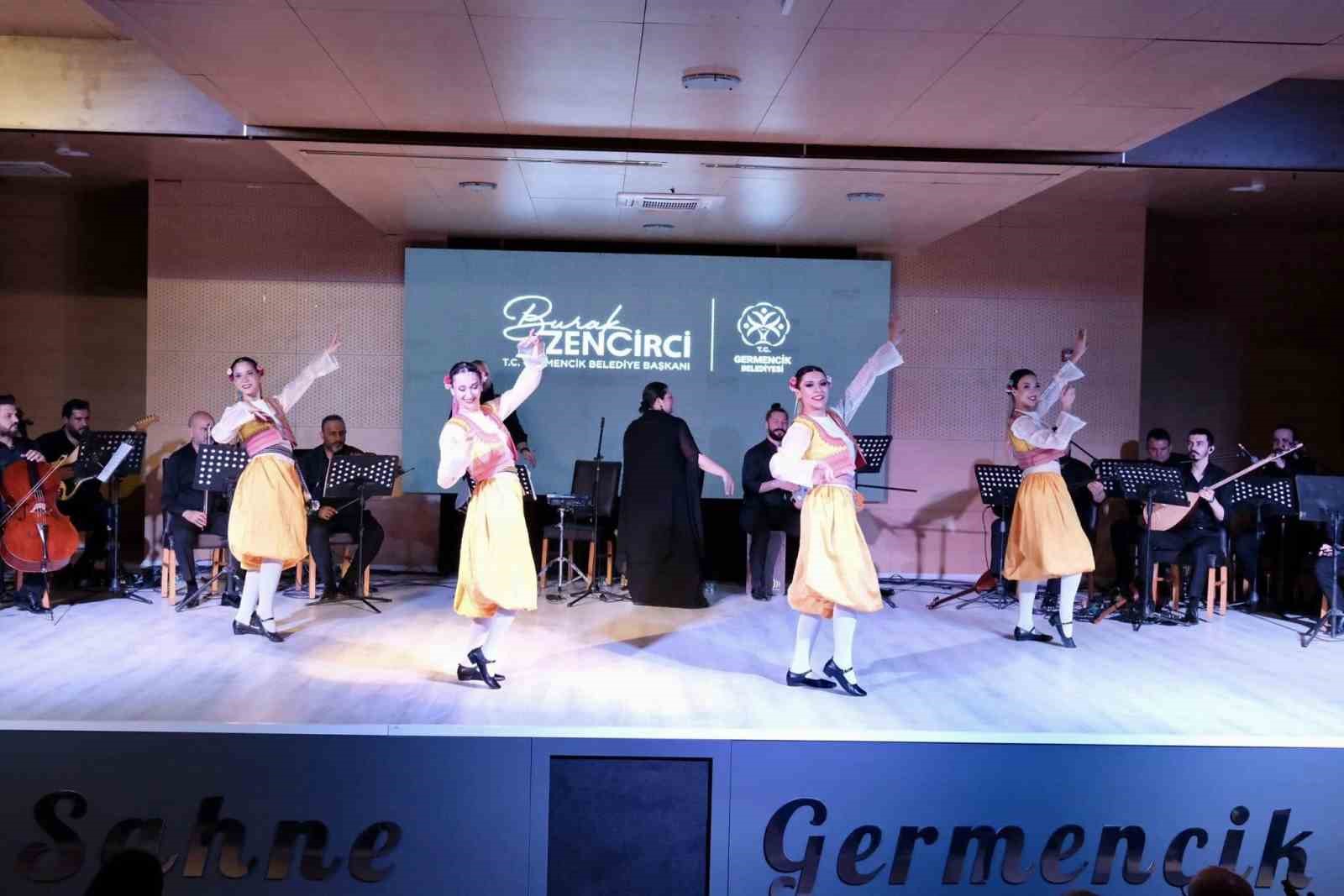 Germencik’te deve güreşi festivali, konserle başladı
