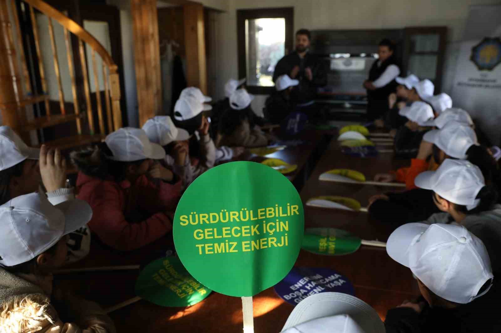 Diyarbakır’da öğrenciler Güneş Evi’ni gezdi
