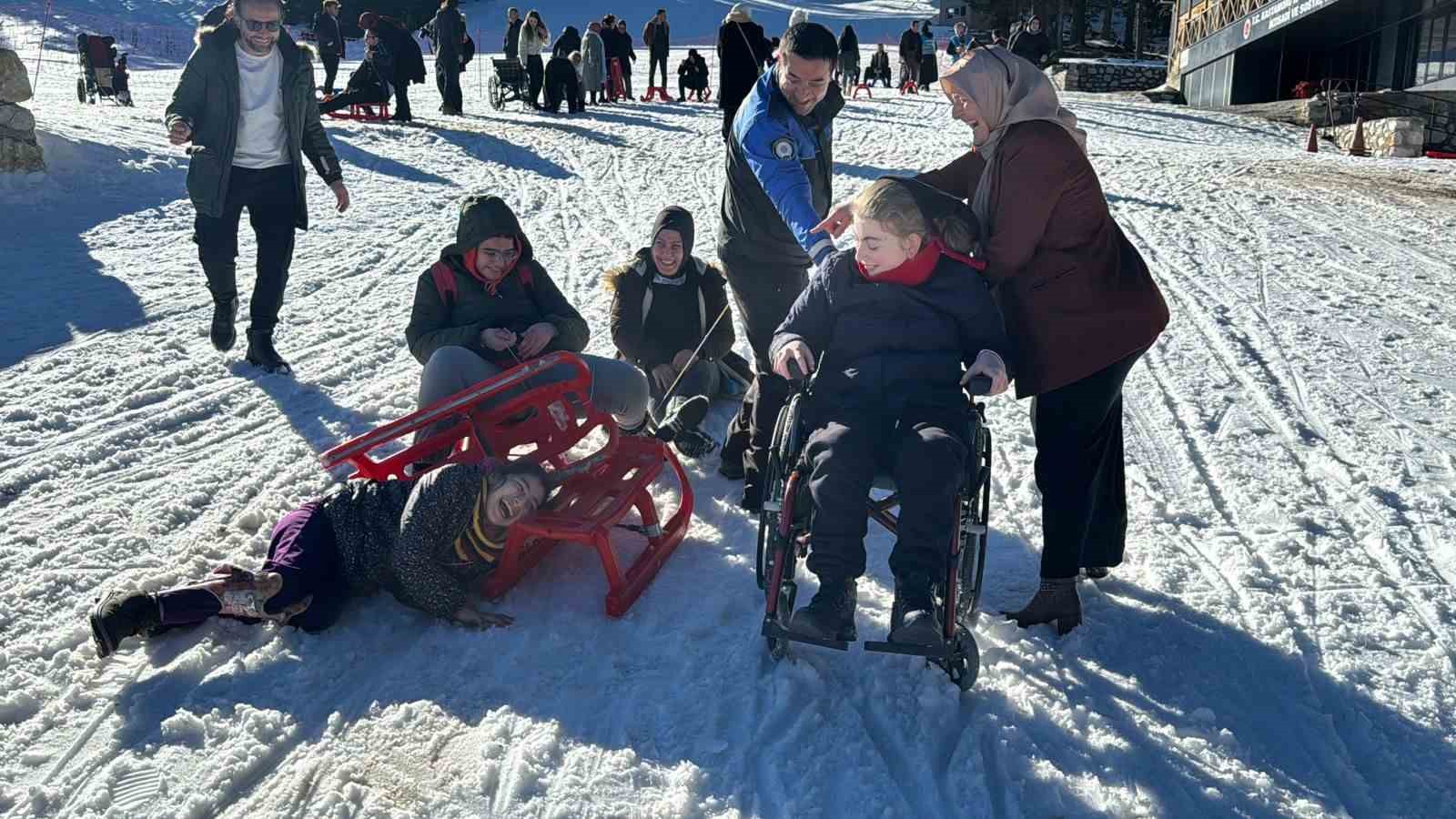 Özel bireyler, Ilgaz Dağı’nda doyasıya eğlendi
