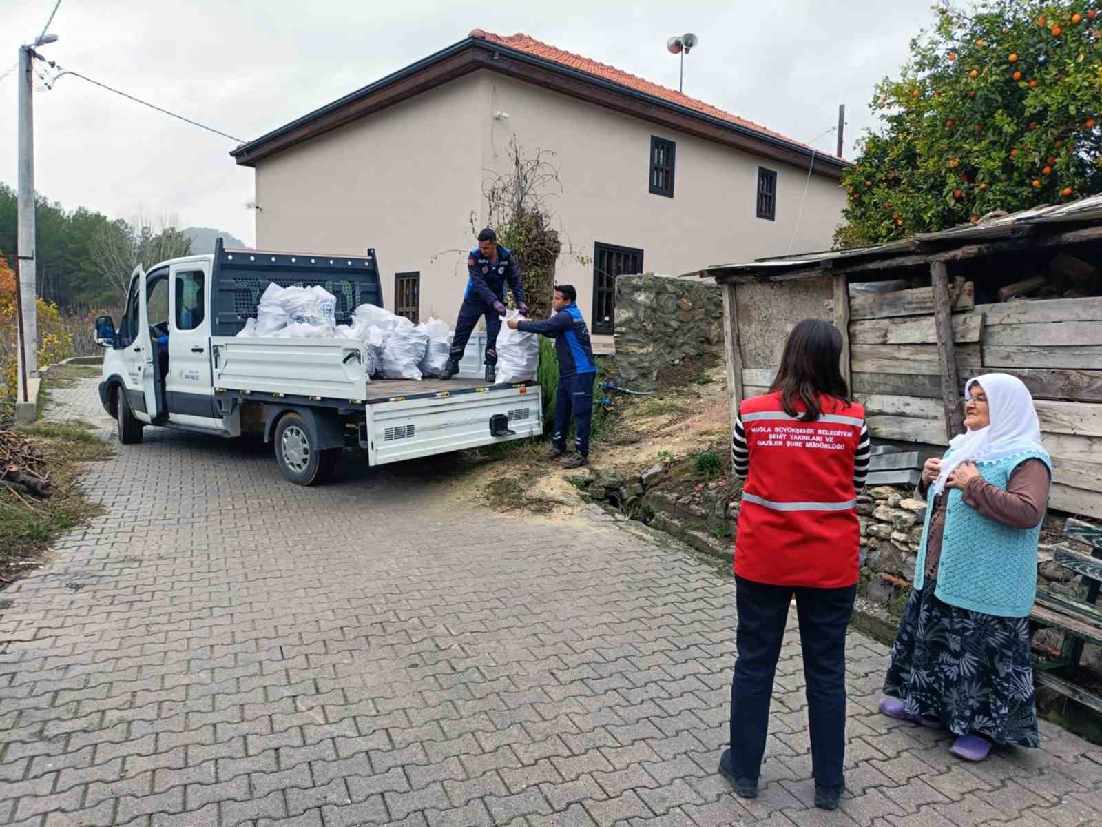 Büyükşehirden soğuk kış günlerinde yakacak desteği
