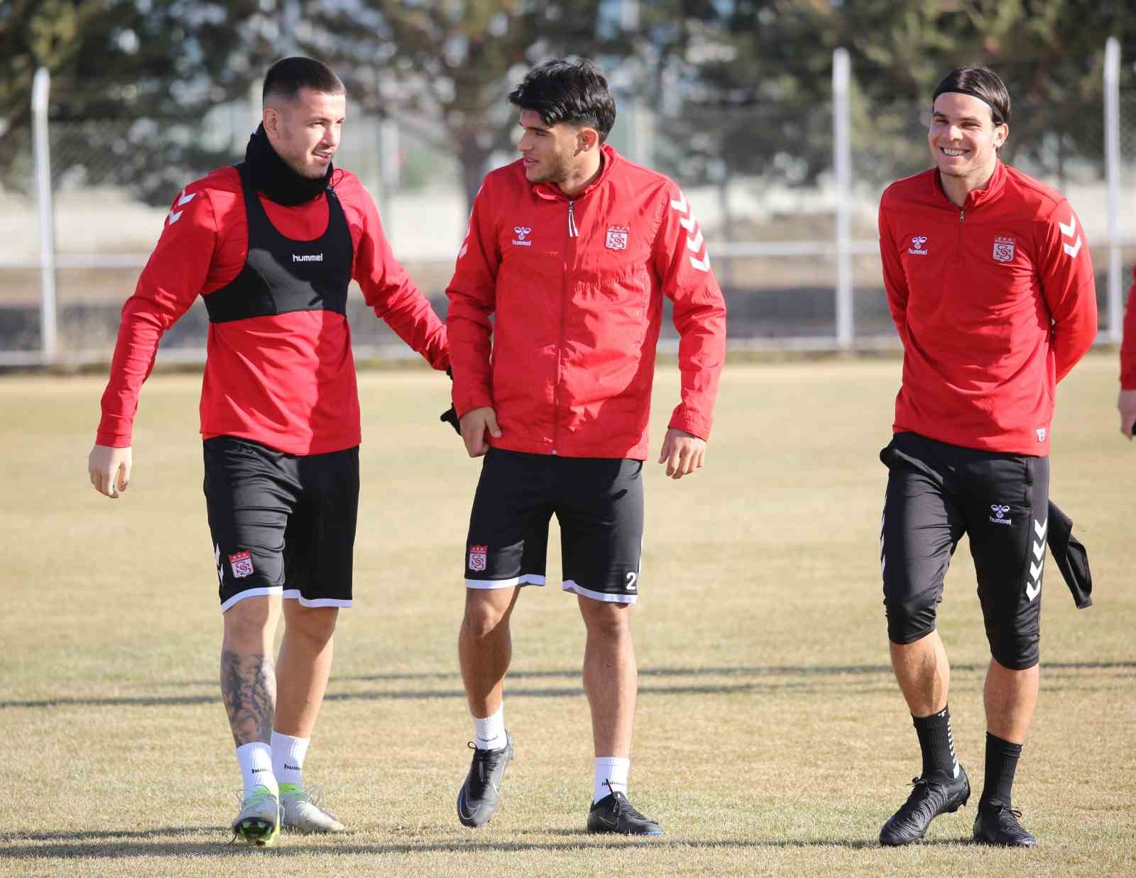 Ömer Erdoğan’dan, Aaron Boupendza açıklaması!
