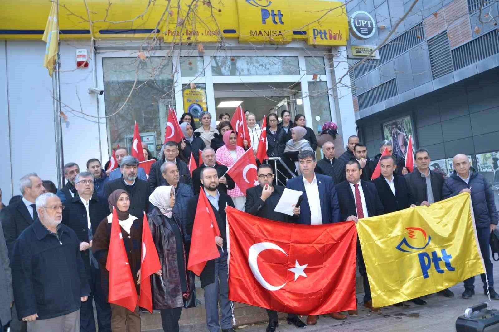 Manisa’da PTT çalışanlarından düdüklü protesto
