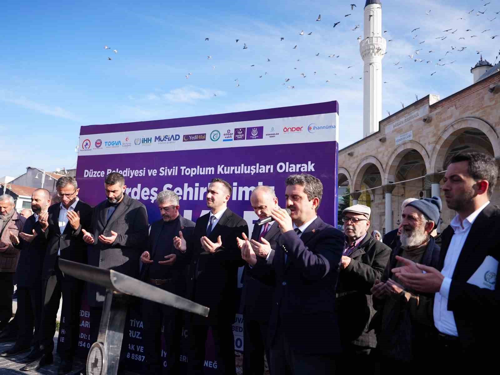 Düzce’de belediye ve STK iş birliğiyle kardeş şehirler Şam ve Halep’e yardım kampanyası
