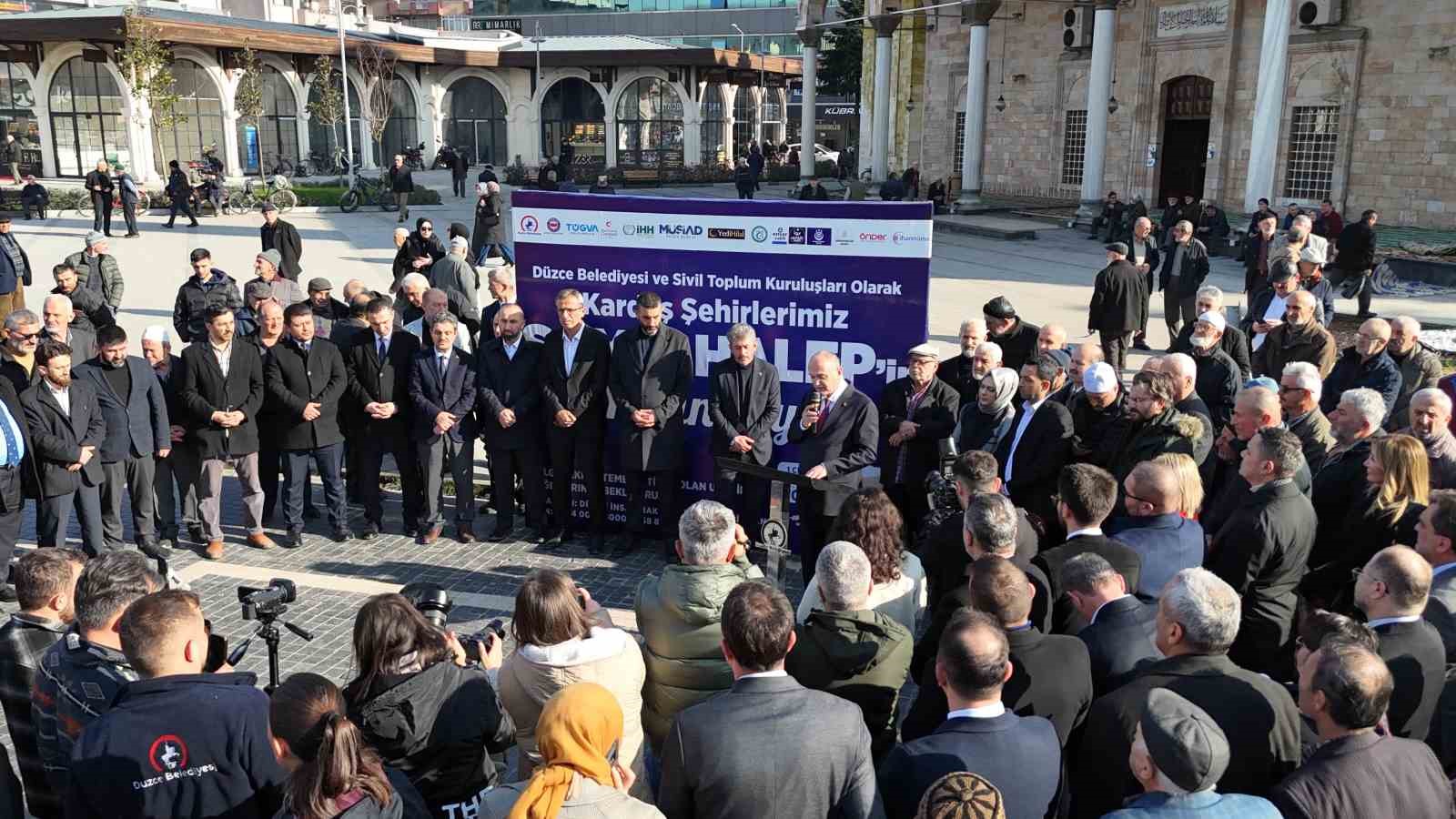 Düzce’de belediye ve STK iş birliğiyle kardeş şehirler Şam ve Halep’e yardım kampanyası
