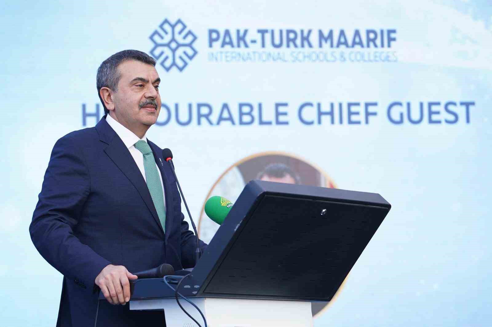 Bakan Tekin, Pakistan’da okul açılışına katıldı
