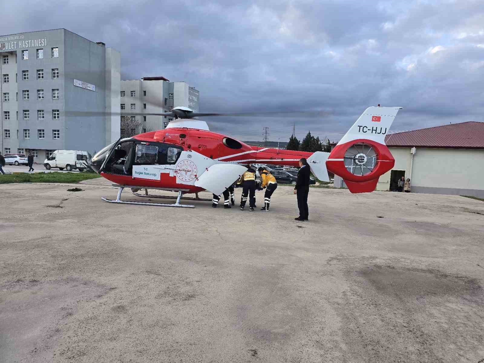 Helikopter ambulans hayat kurtardı
