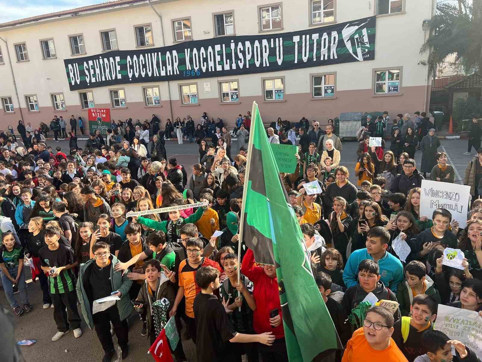 Kocaelispor’un golcüsü okullarda yıldız gibi karşılandı
