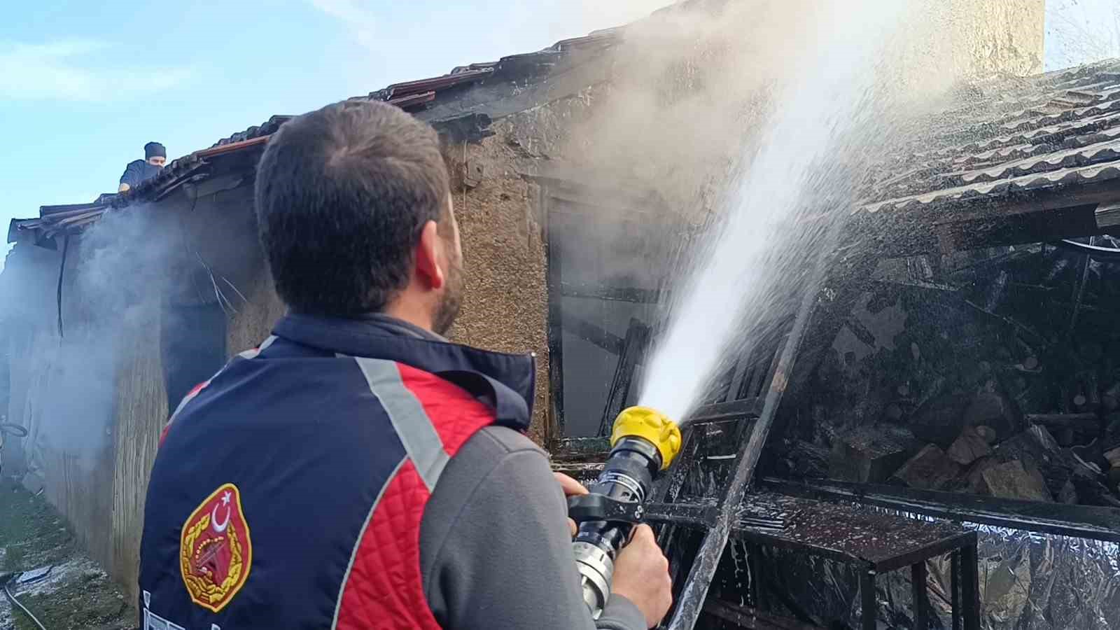 Bilecik’te çömlek atölyesinde yangın
