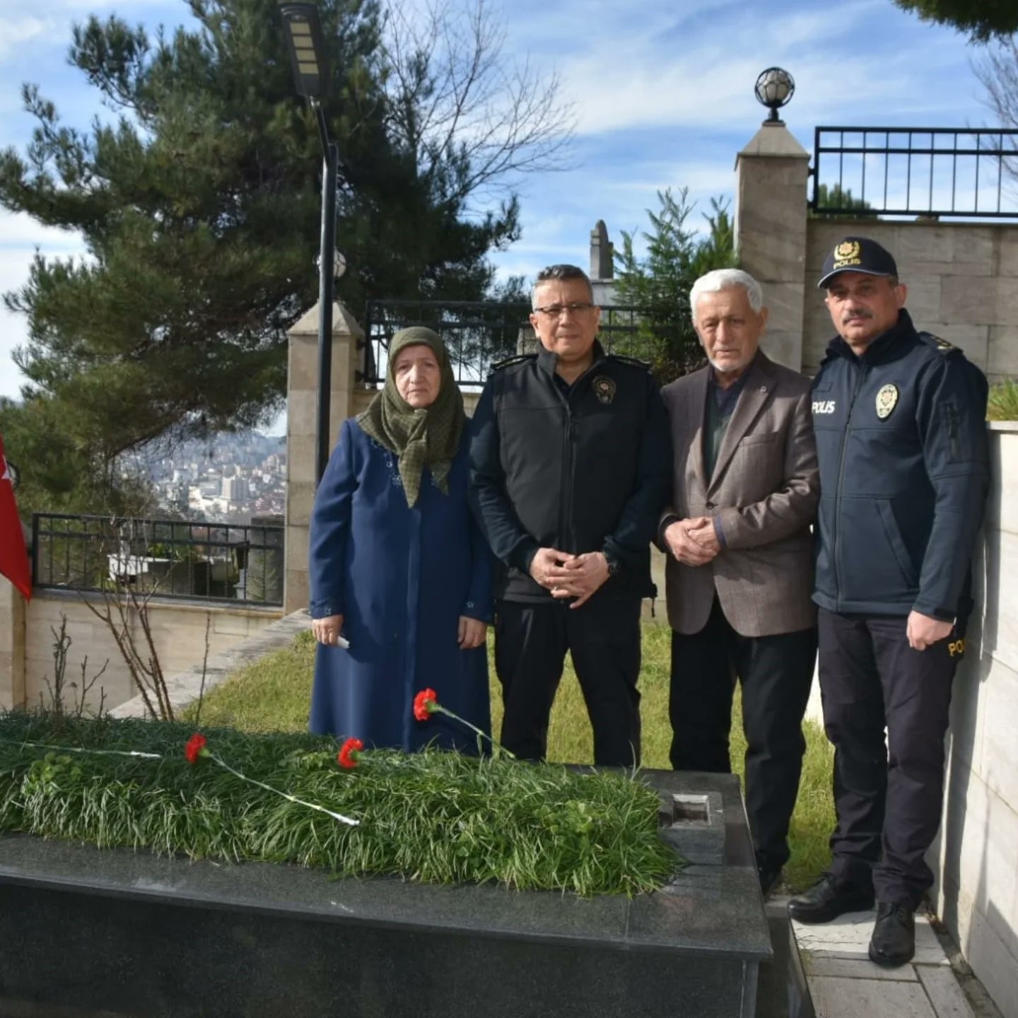 Şehit Polis Memuru Haşim Kayık mezarı başında anıldı
