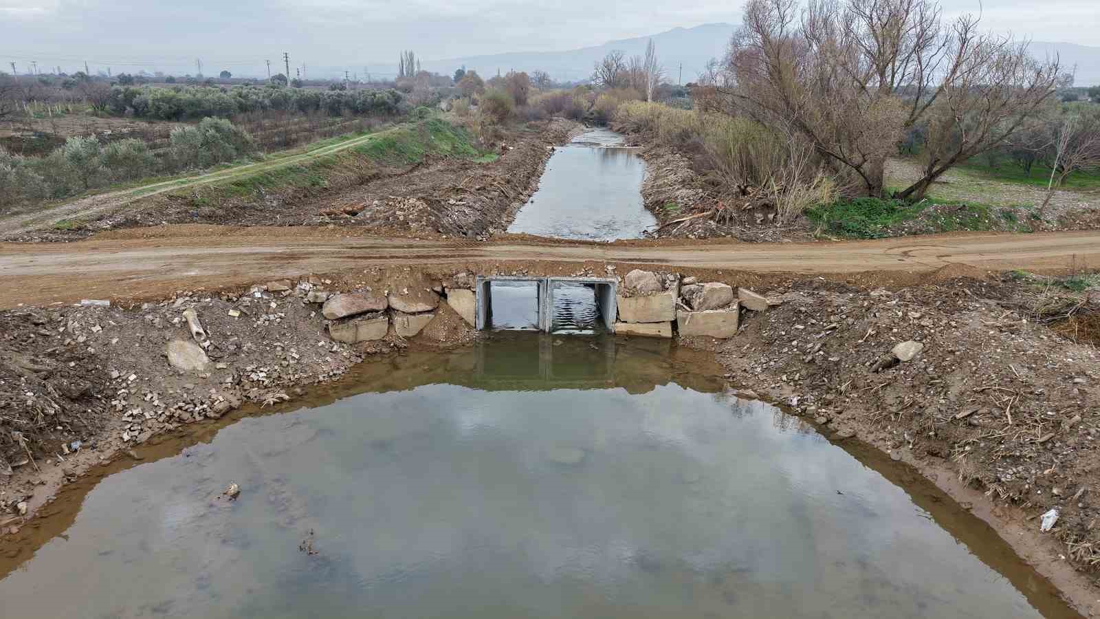 Derbent Mahallesinde dere geçişleri güvenli hale geldi
