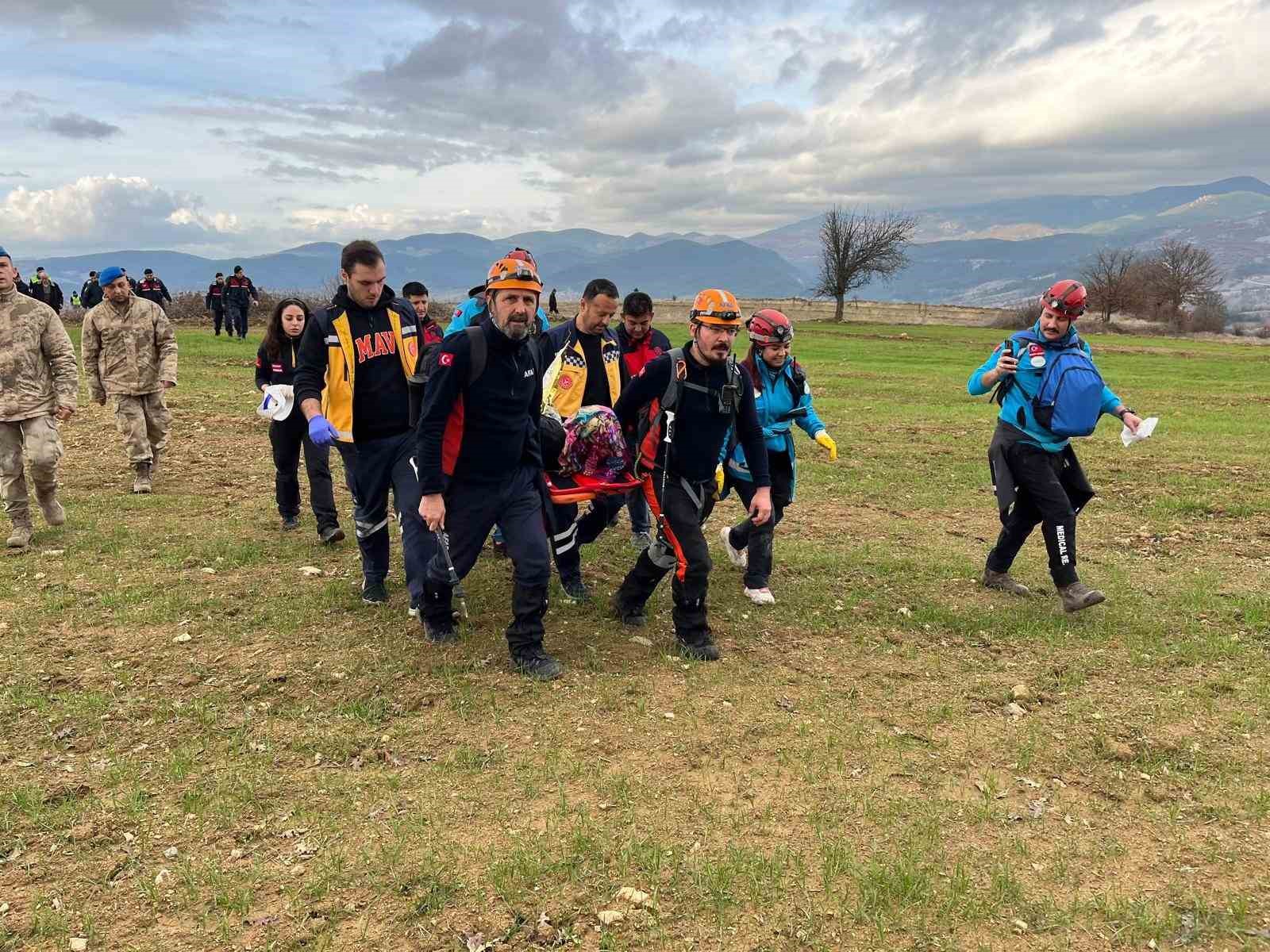 Balıkesir’de arazide kaybolan yaşlı kadın sağ olarak bulundu
