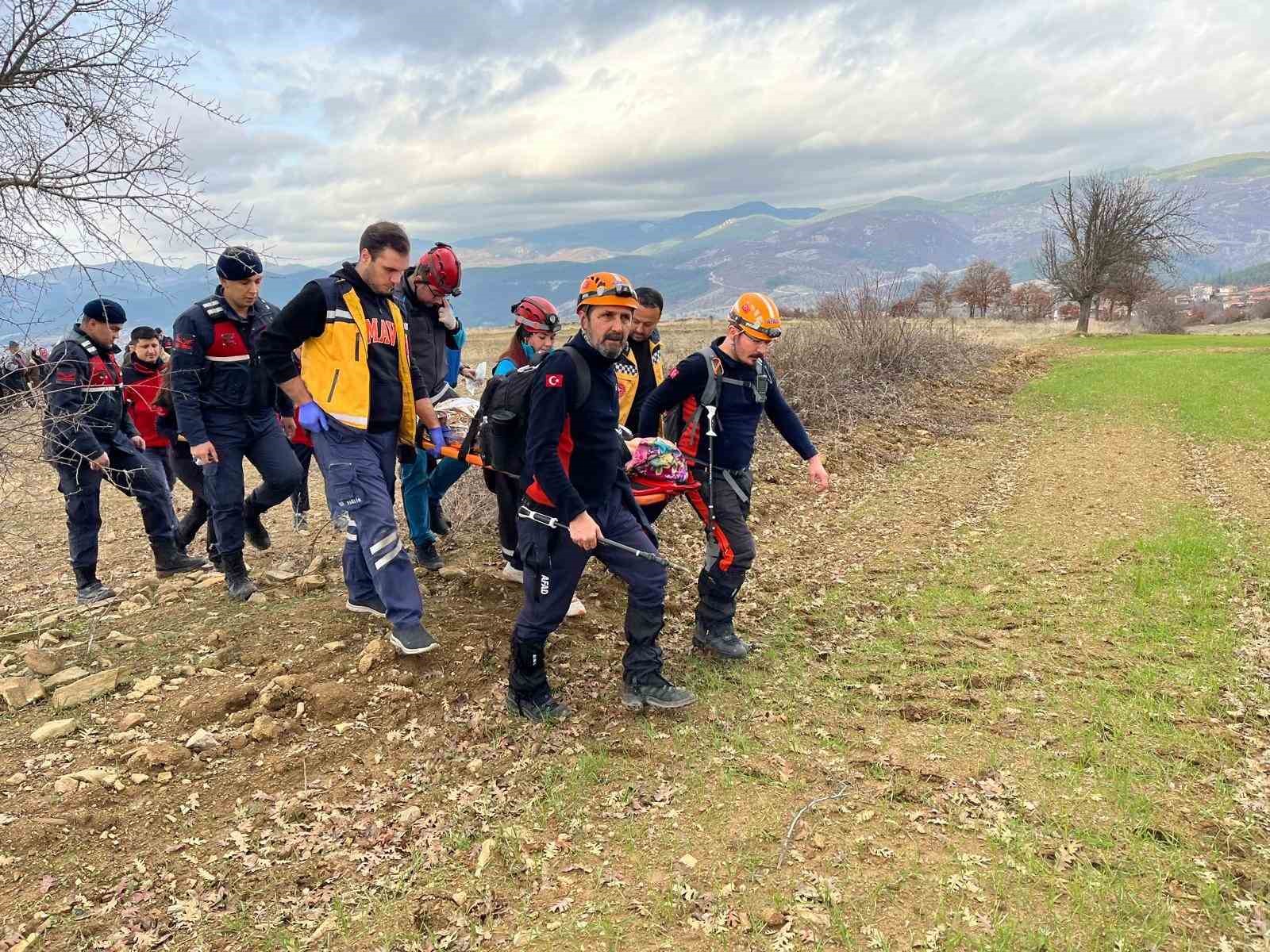 Balıkesir’de arazide kaybolan yaşlı kadın sağ olarak bulundu
