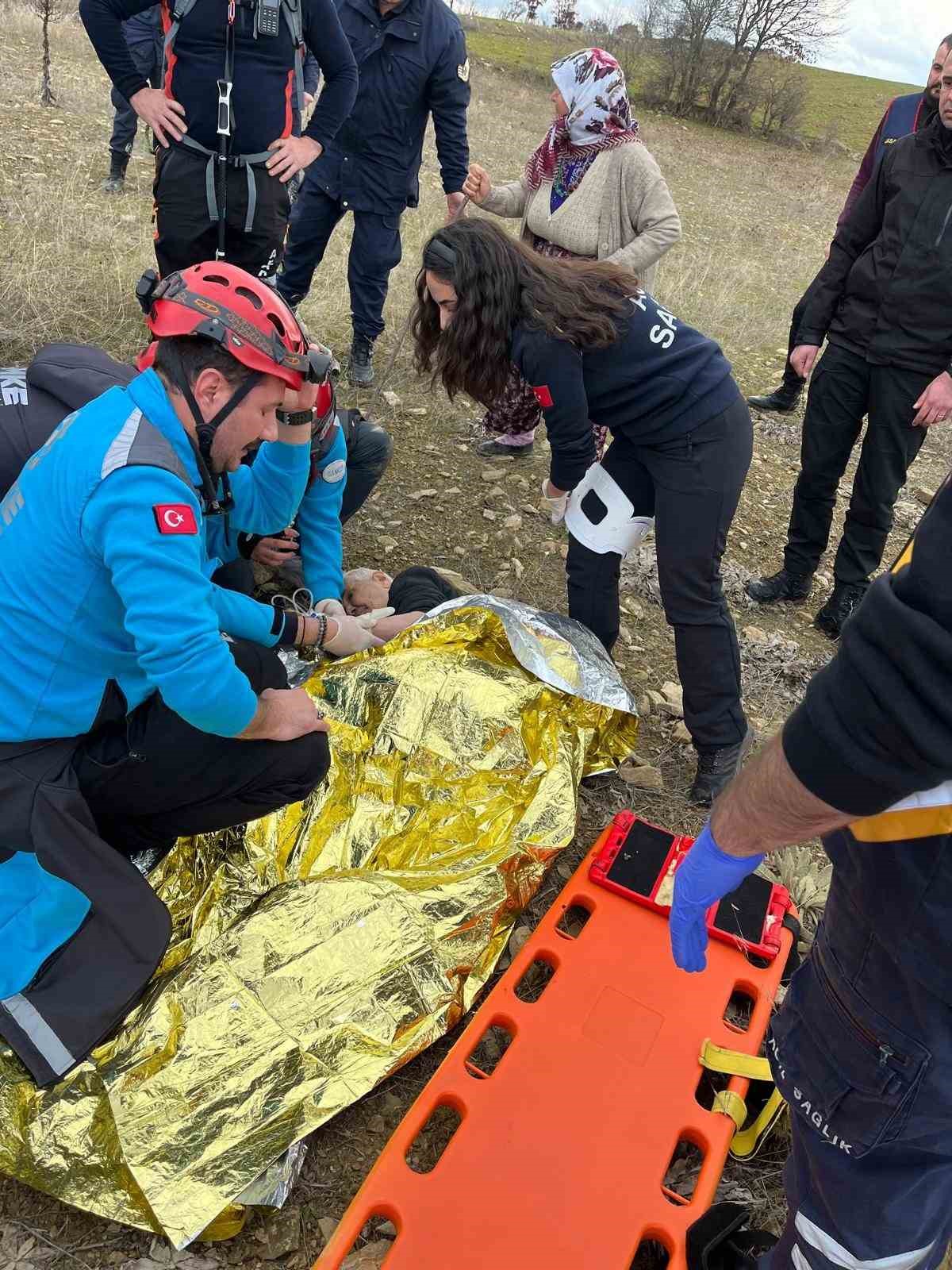 Balıkesir’de arazide kaybolan yaşlı kadın sağ olarak bulundu
