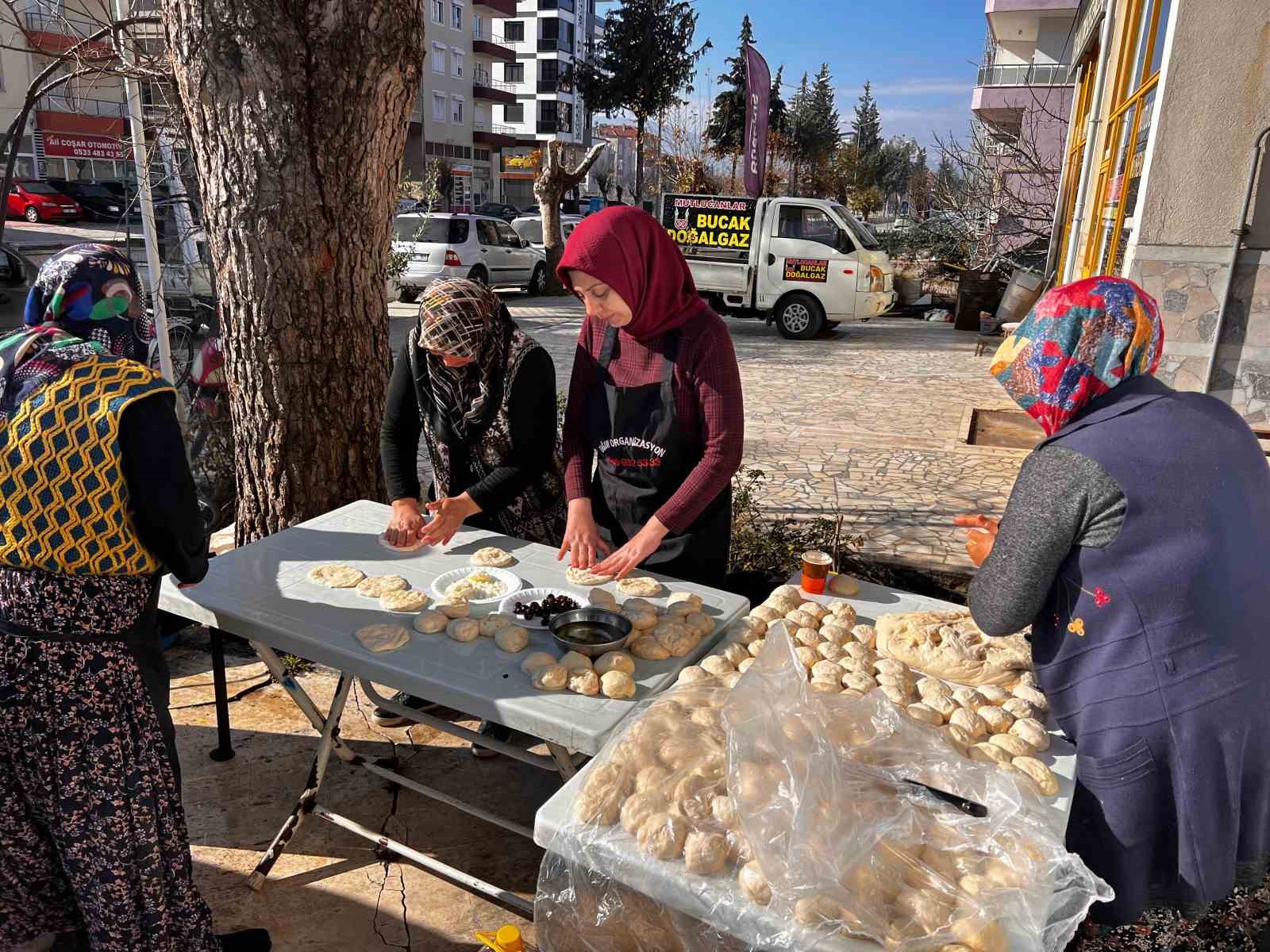 Bucaklı esnaftan Ferdi Tayfur için anlamlı etkinlik
