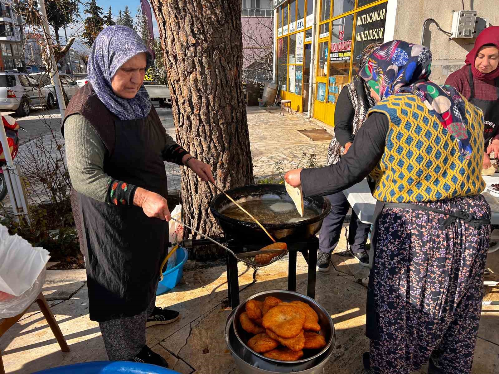 Bucaklı esnaftan Ferdi Tayfur için anlamlı etkinlik
