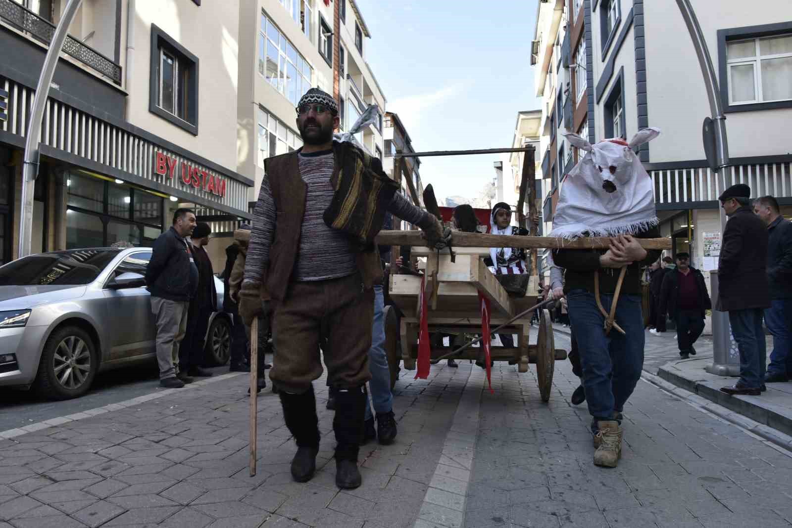 Gümüşhane’de Kalandar geleneği köylerden şehre indi
