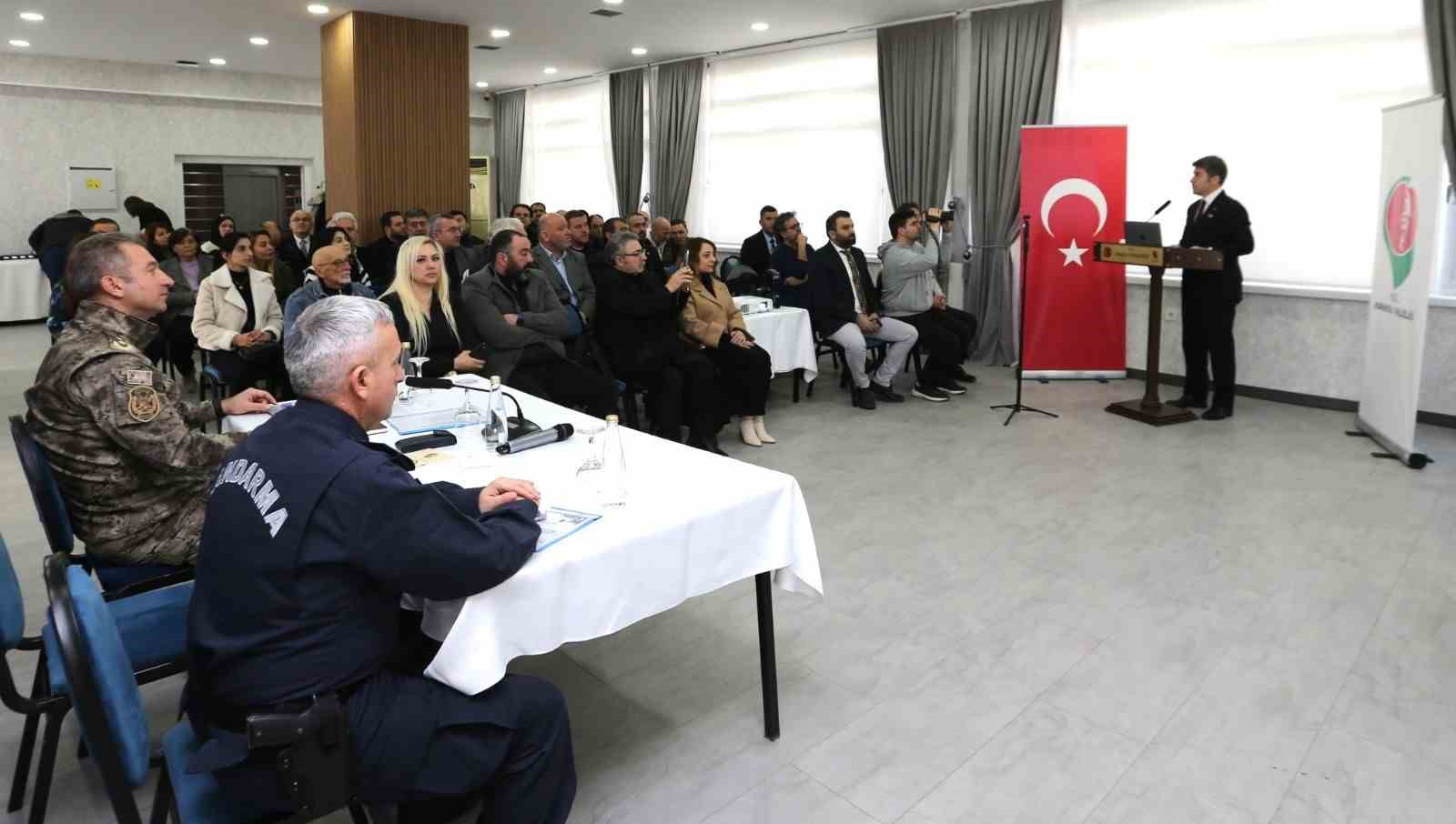 Bir yıldır aranıyordu, yatak bazasının içinde polise yakalandı
