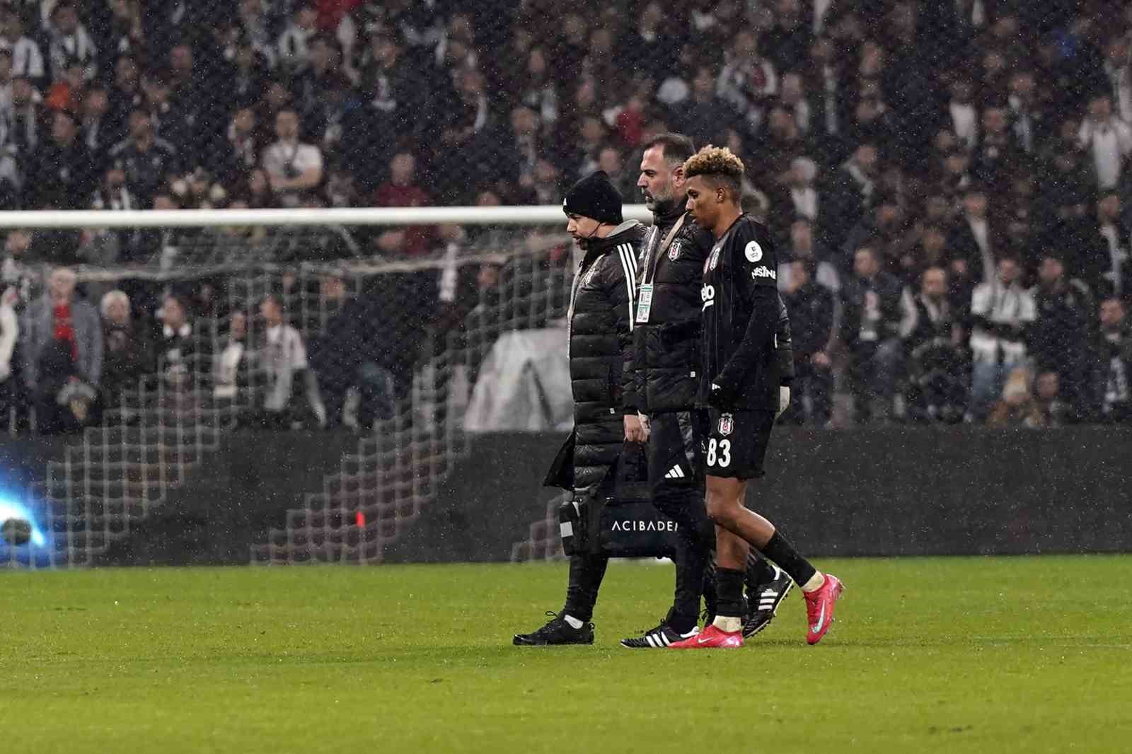 Trendyol Süper Lig: Beşiktaş: 2 - Bodrum FK: 0 (İlk yarı)
