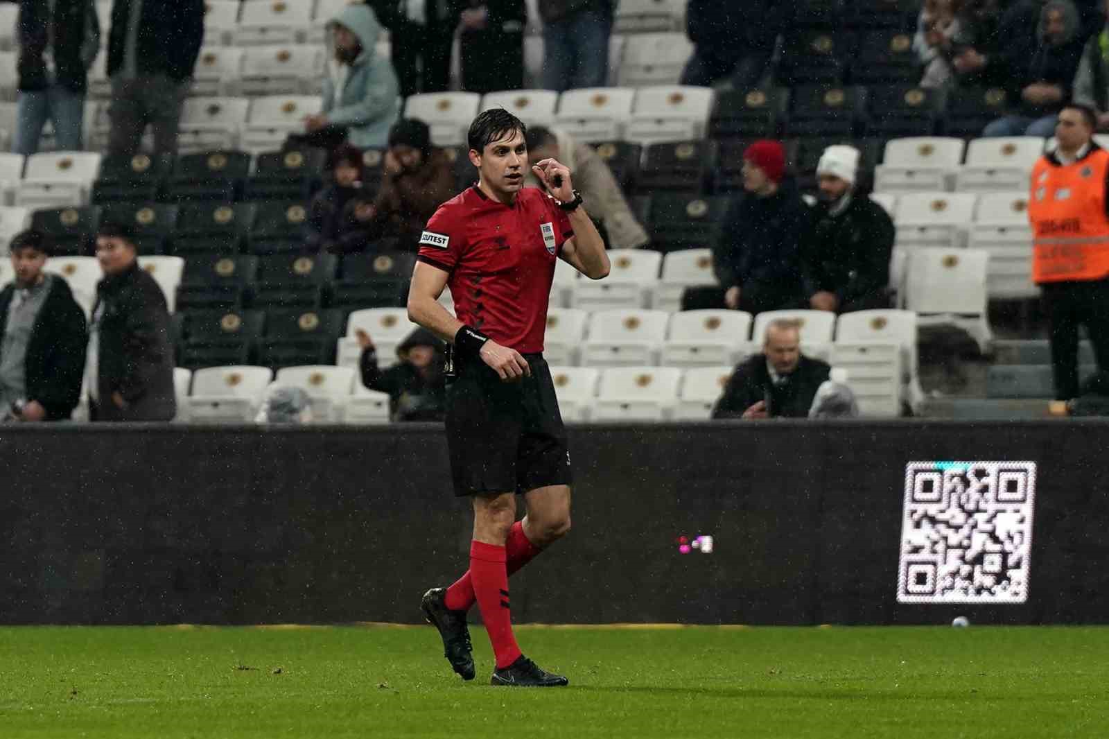 Trendyol Süper Lig: Beşiktaş: 2 - Bodrum FK: 0 (İlk yarı)
