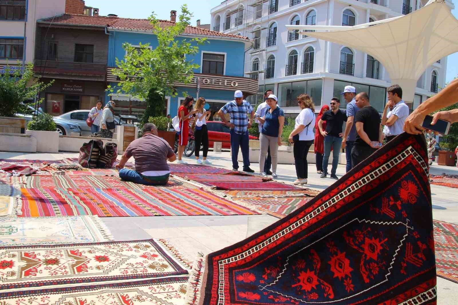 “Pazırık’tan Yağcıbedir’e el dokuma halı” sergisi İzmir’de açılıyor
