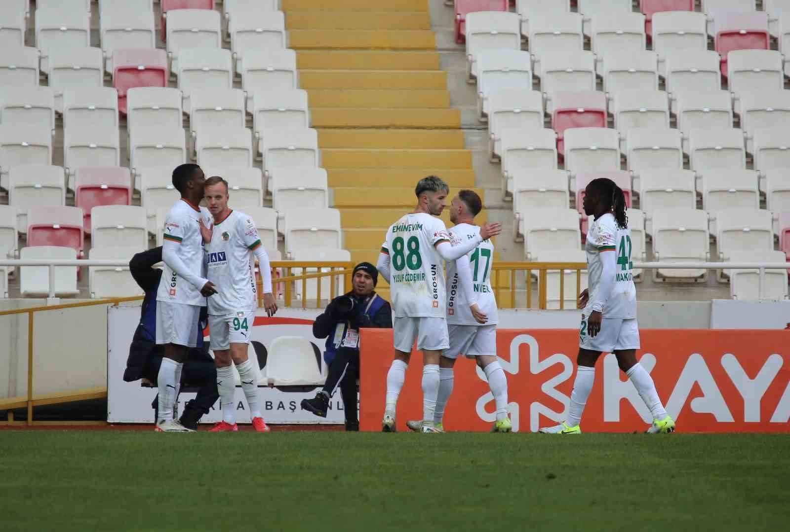 Trendyol Süper Lig: Sivasspor: 1 - Corendon Alanyaspor: 1 (Maç sonucu)
