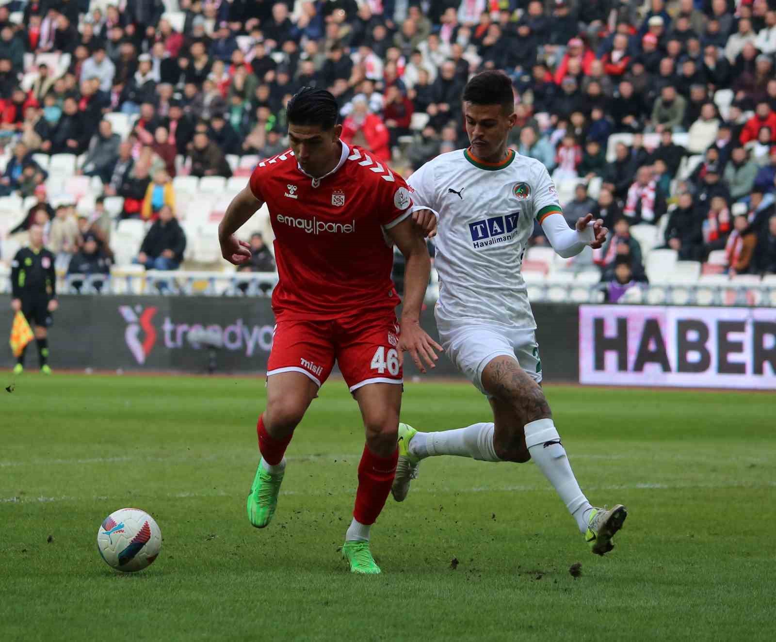 Trendyol Süper Lig: Sivasspor: 1 - Corendon Alanyaspor: 1 (Maç sonucu)
